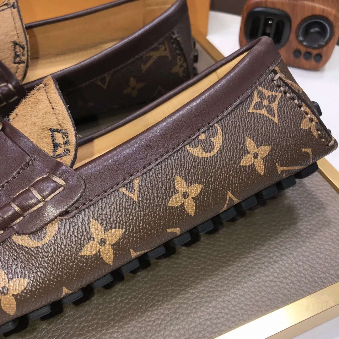 Men's men's shoes 💰420💰 [LV Doudou shoes] (water-dyed cowhide lining) new model is on the market, available on the official website. The new Doudou shoes are processed into single-color materials, and the uppers are made of imported cowhide material. The body of the shoe is fully hemmed with mark thread, and is lined with imported original cowhide leather. The elegant shoe shape is super suitable for all-matching, and the size is 38-44.